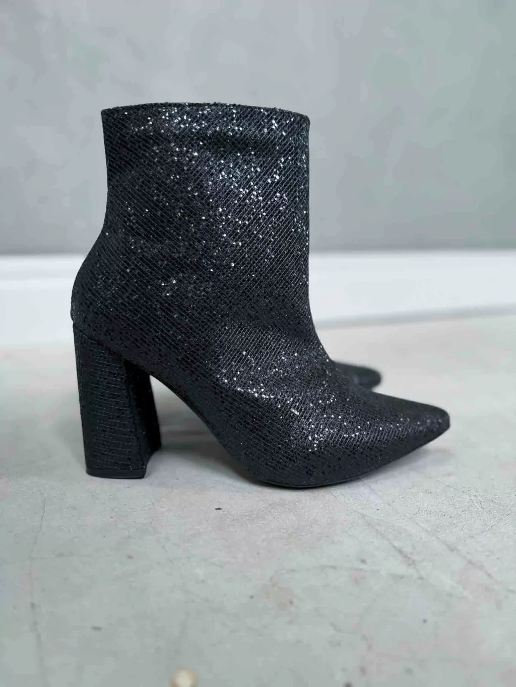 Bota Salto Brilho Lurex Preto