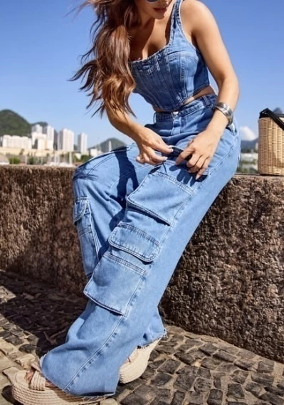 Calça Jeans Feminina Wide Leg Cargo com Bolso Faca