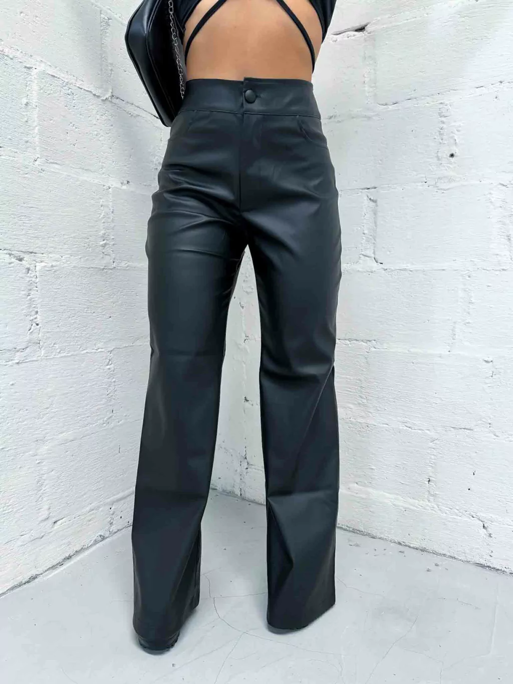 Calça Wide Leg Corino Lisa