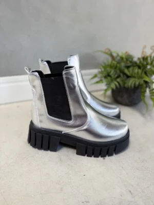 Coturno Chelsea Tratorado Prata sem Cadarço