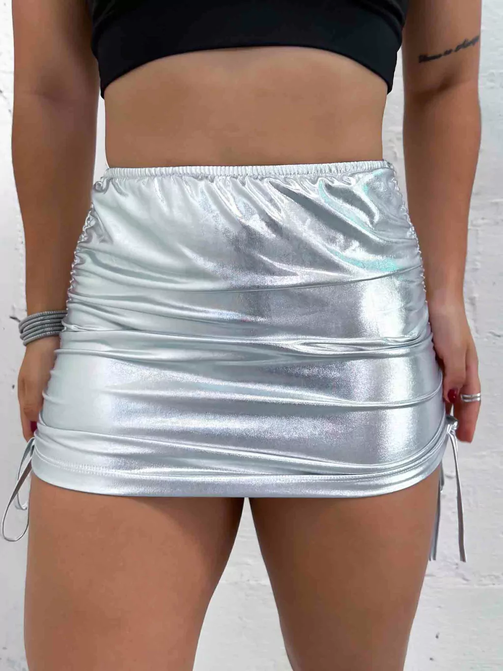 Saia Metalizada Prata com Ajuste