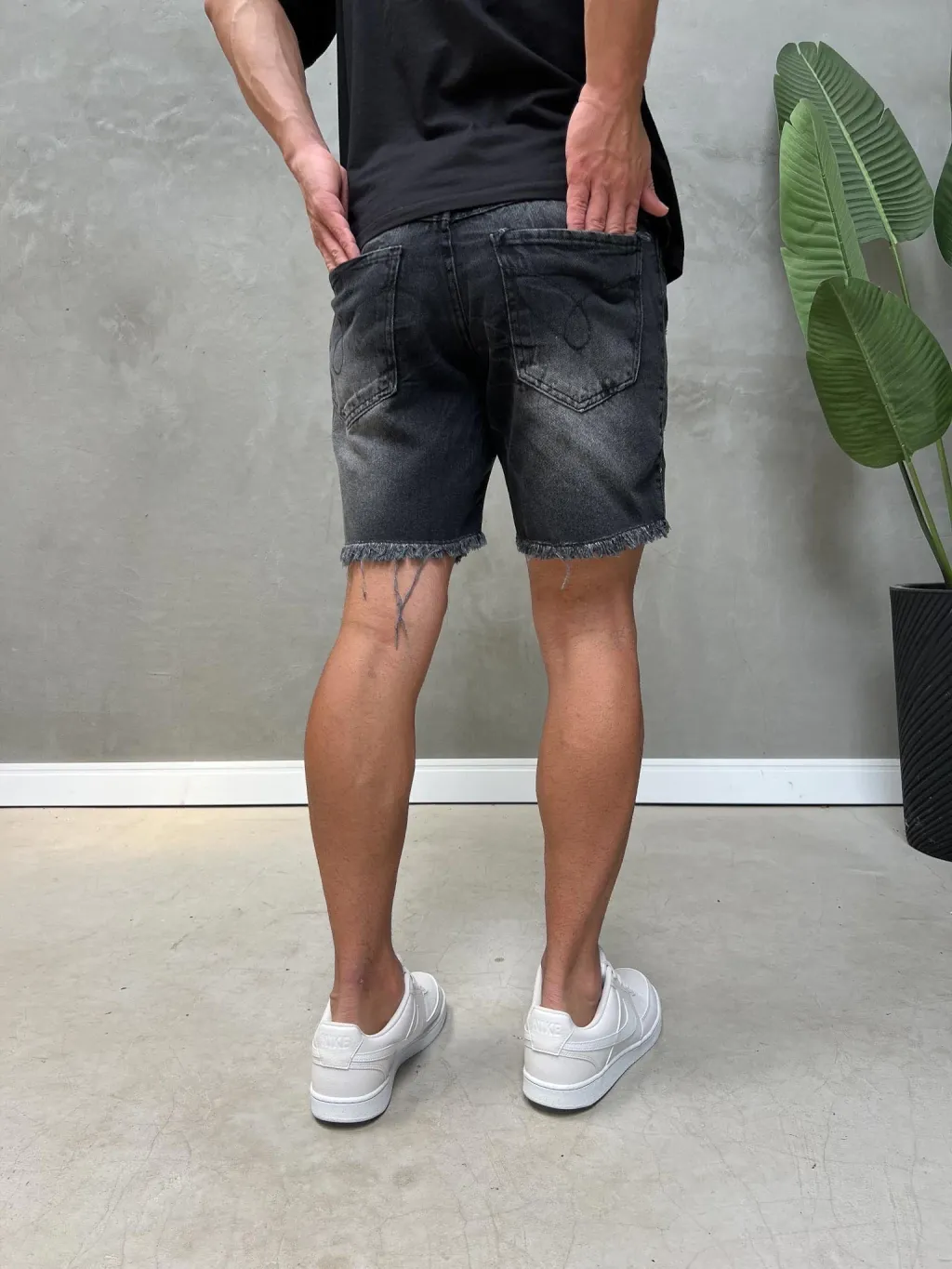 Bermuda Jeans Curta Destroyed Estonada Preta