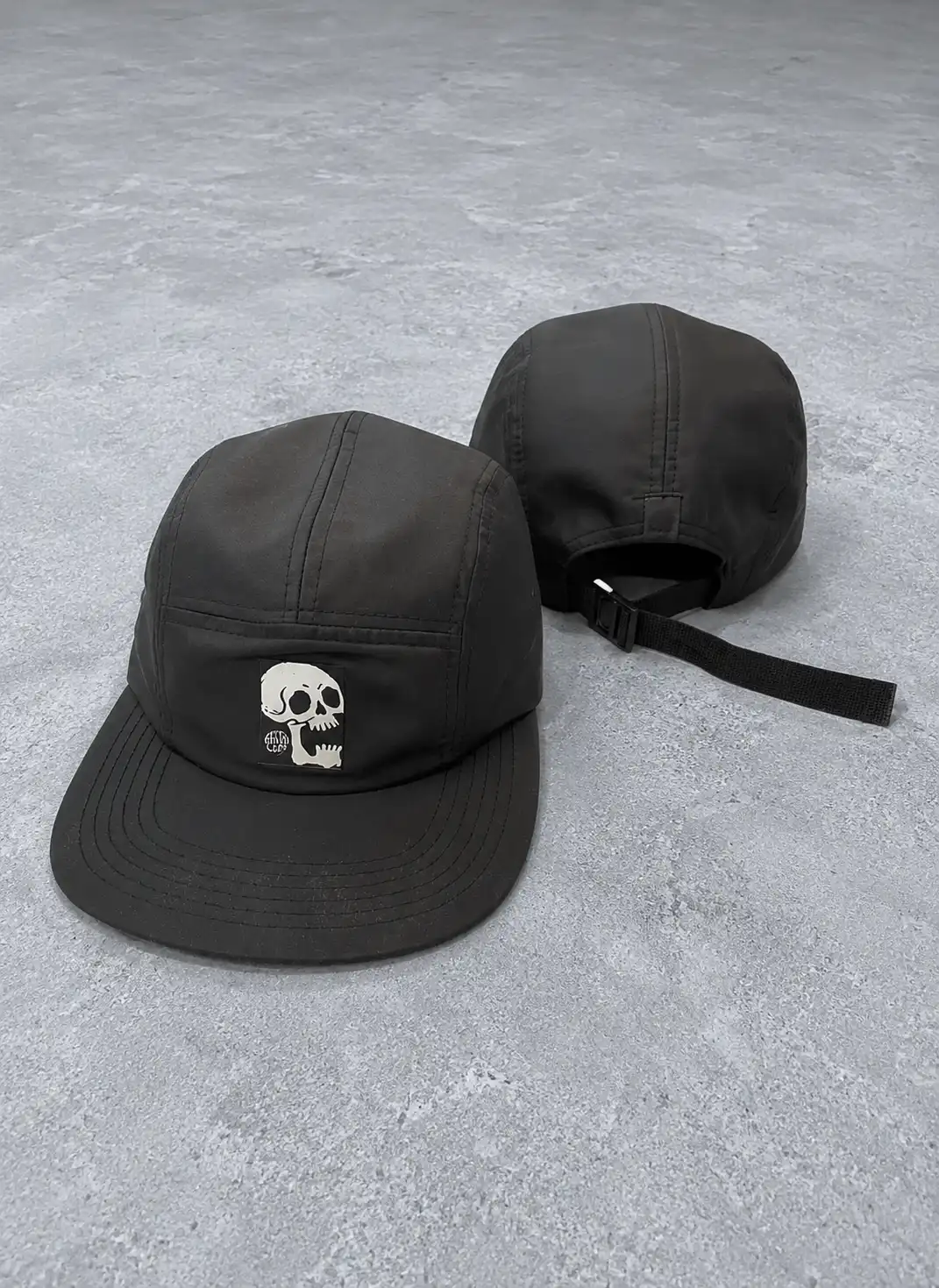 Boné Five Panel Caveira