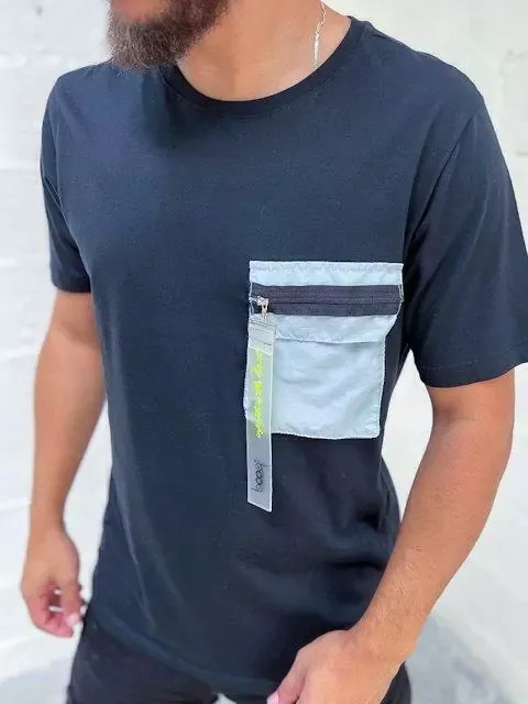 Camiseta Booq com Bolso e Puxador - Imagem 3