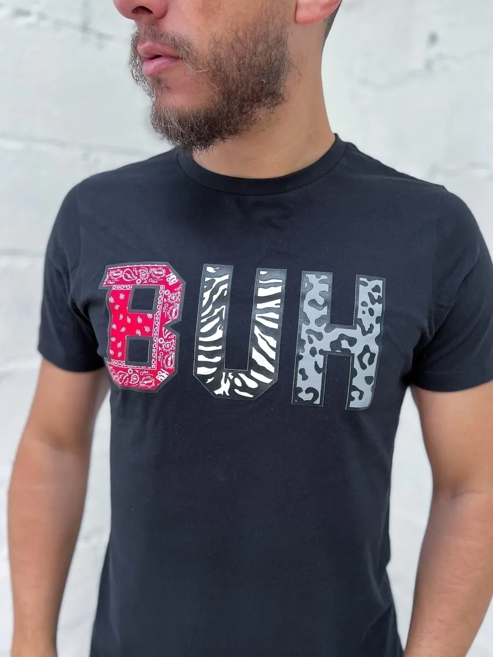 Camiseta Buh Mix Up Paisley Animal Print Preta