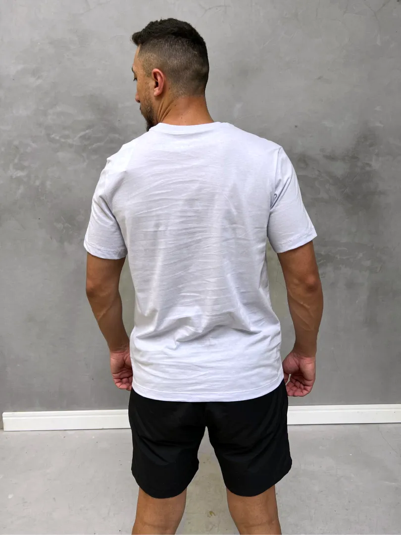 Camiseta Nike Básica Tee Bordado - Imagem 6