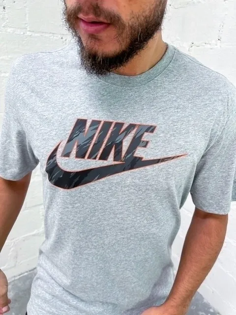 Camiseta Nike Logo Com Contorno - Imagem 2