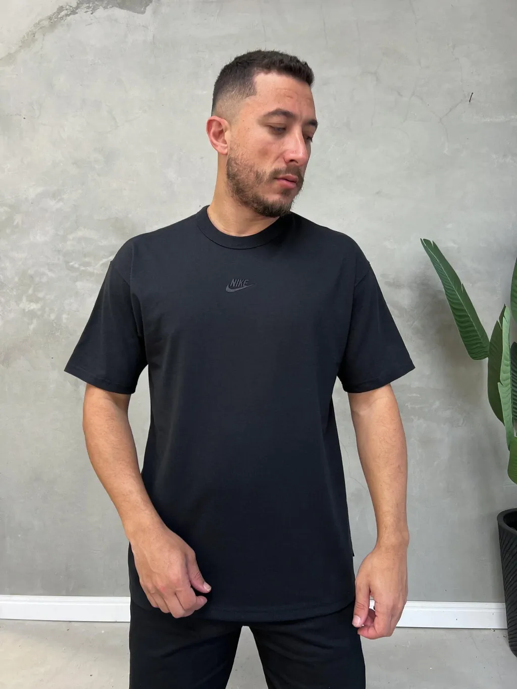 Camiseta Nike Oversize Logo Central Bordada