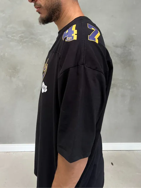 Camiseta Oversize NBA Lakers Yards - Imagem 4