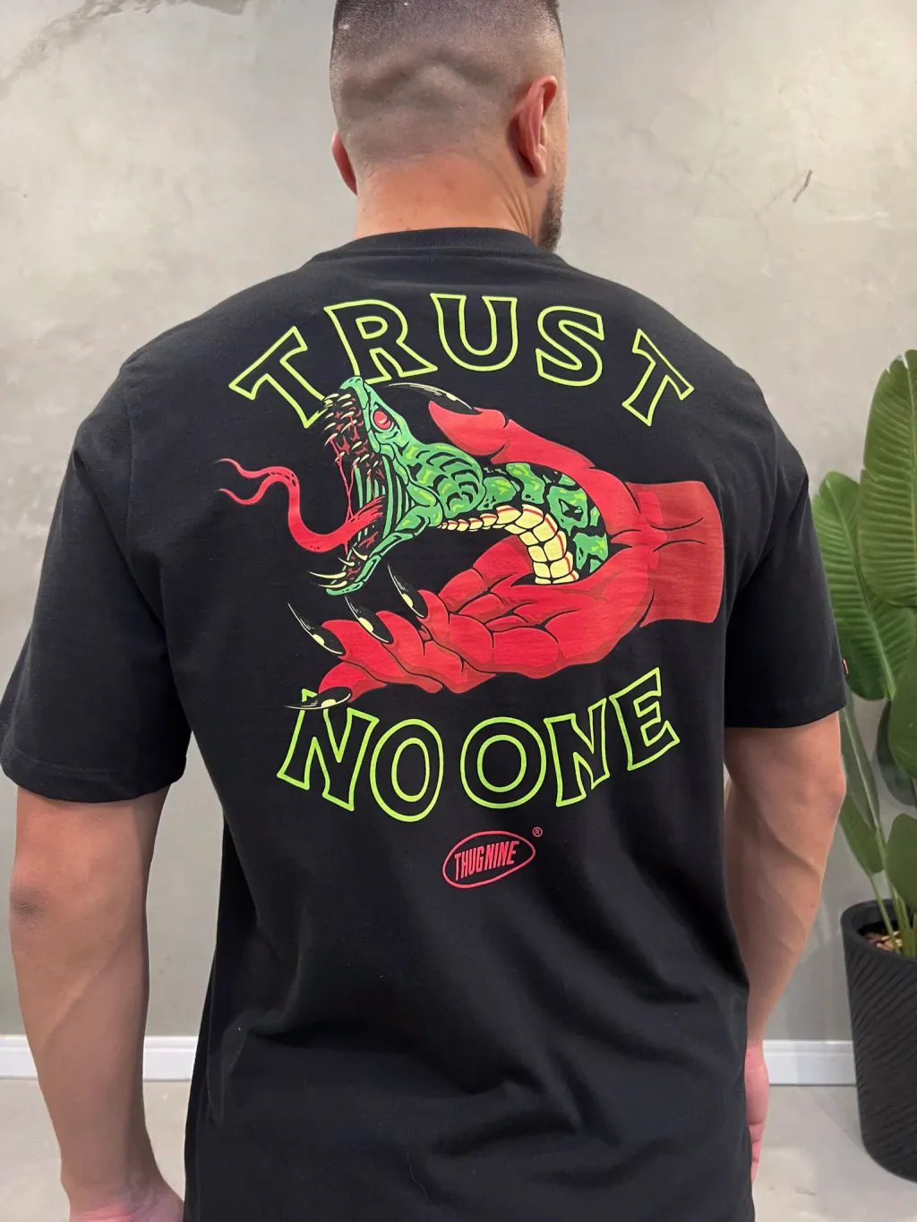 Camiseta Thug Nine Trust No One - Imagem 2