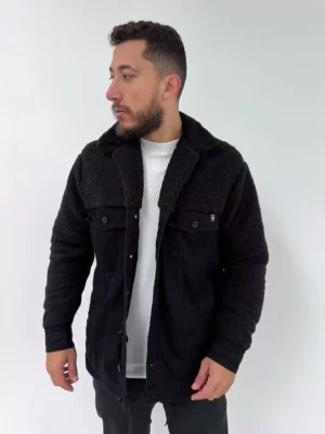 Jaqueta Jeans Preta com Pelo na Parte Superior Dgn