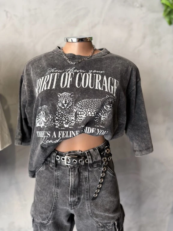T-Shirt Spirit Of Courage Preta Estonada