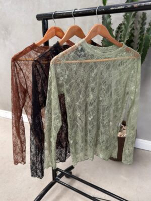 Blusa de Renda Manga Longa Premium