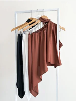 Blusa Gola Assimétrica